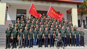 硬骨雄风+硬骨柔情“英雄硬六连”退役老兵返回军营纪实